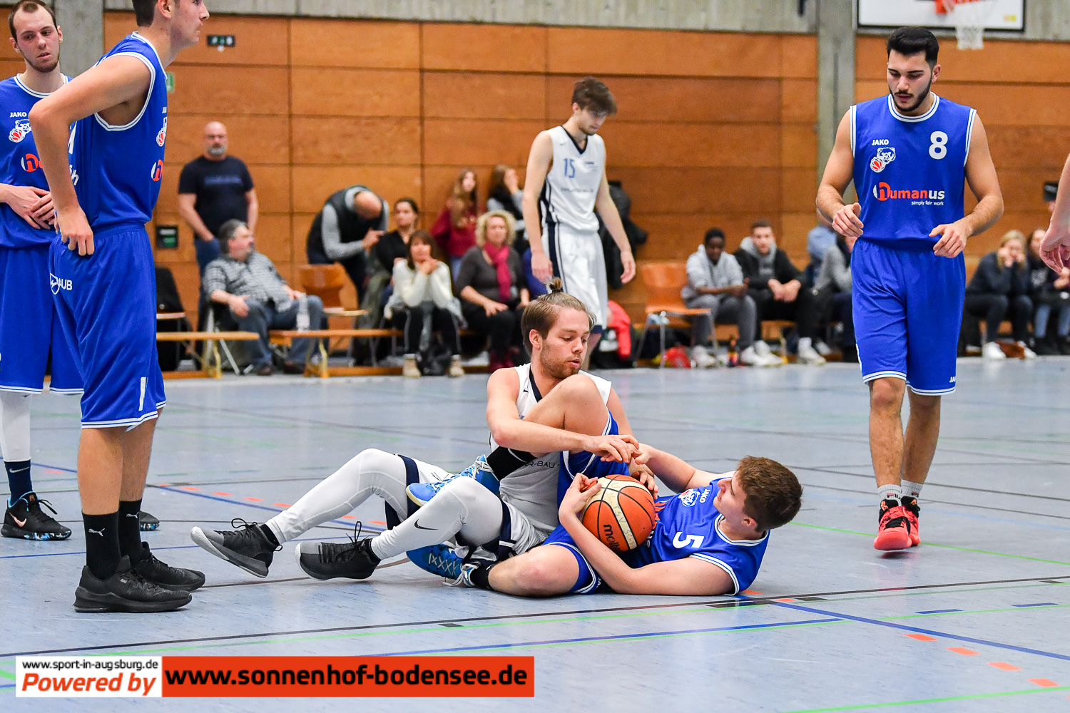 Basketball in Augsburg am Ball DSC 2235