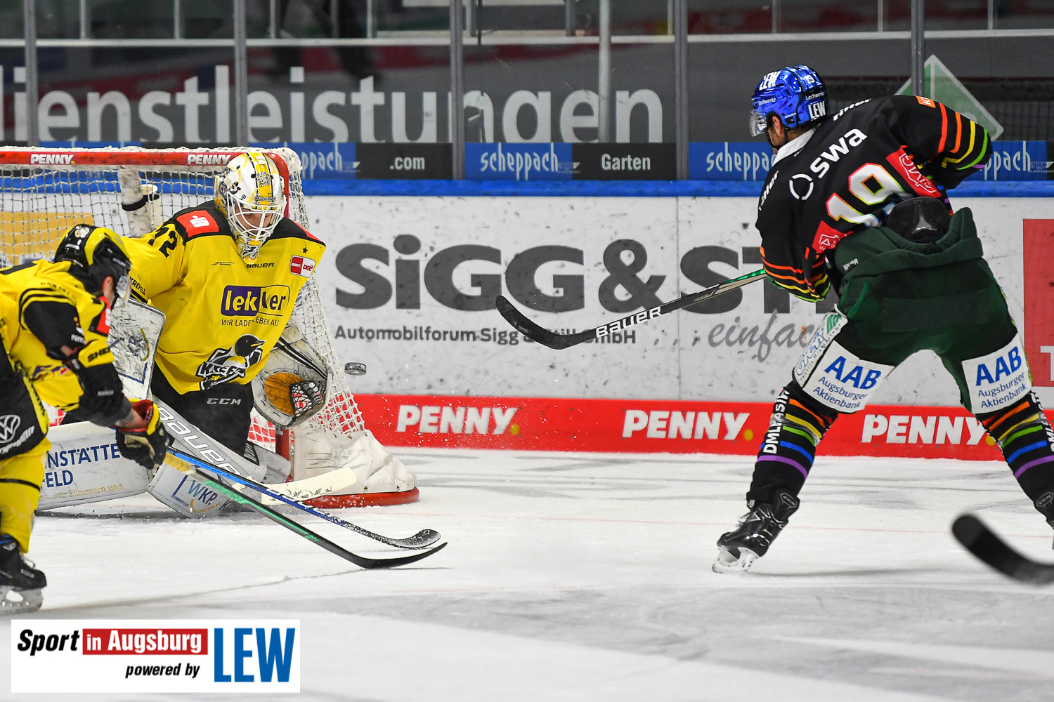eishockey-in-Augsburg AEV 9940