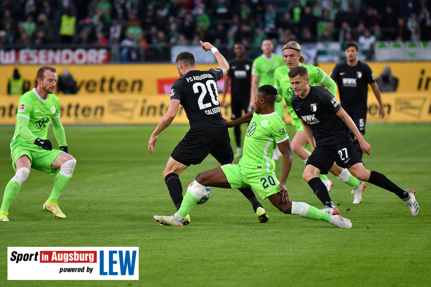 VfL Wolfsburg - FCA 06.11.21 - 14