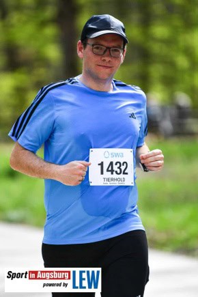 54.-AOK-Strassenlauf-TG-Viktoria-Augsburg-10-Kilometer-Zieleinlauf-SIA_4320