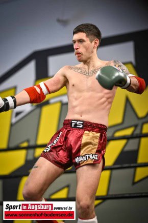 Ben_8_Weapons_Muay_Thai_9318