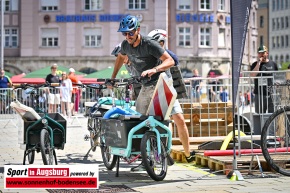 FLYING-ELEPHANT_Augsburg_9151