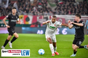 FC-Augsburg-Borussia-Moenchengladbach-Bundesliga-Fussball-Maenner_9665