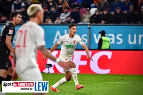 FC-Augsburg-Borussia-Moenchengladbach-Bundesliga-Fussball-Maenner_9688