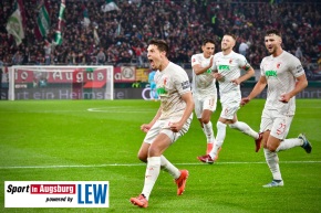 FC-Augsburg-Borussia-Moenchengladbach-Bundesliga-Fussball-Maenner_9702