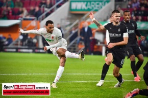 FC-Augsburg-Borussia-Moenchengladbach-Bundesliga-Fussball-Maenner_9773