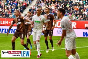 FC-Augsburg-St.-Pauli-Bundesliga-Fussball-Herren_8848