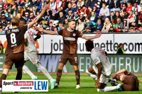 FC-Augsburg-St.-Pauli-Bundesliga-Fussball-Herren_8876