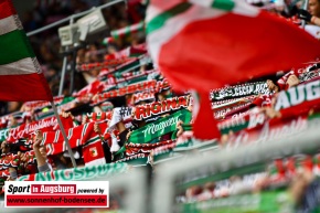 FC-Augsburg-St.-Pauli-Bundesliga-Fussball-Herren_8955