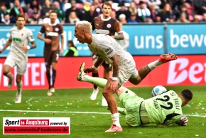 FC-Augsburg-St.-Pauli-Bundesliga-Fussball-Herren_9021