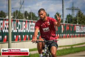 FC-Augsburg-Trainingsauftakt_020102