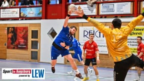 SC-Kissing-Handball_9700