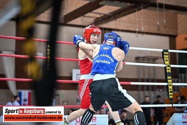 Boxen-Deutsche-Meisterschaft-U19-Maxi-Kloetzer-blaues-Trikot-AEV_1051