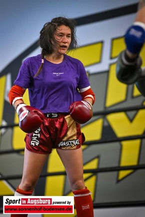 Laura-Prass-8-Weapons_Muay_Thai_0131