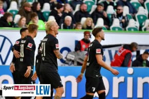 FC_Augsburg_Fussball_Bundesliga_2024-03-16_VfL_Wolfsburg_-_FC_Augsburg__1-3__-_21