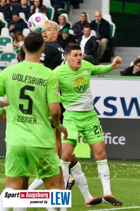 FC_Augsburg_Fussball_Bundesliga_2024-03-16_VfL_Wolfsburg_-_FC_Augsburg__1-3__-_29