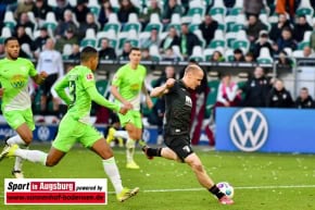 VfL_Wolfsburg_Fussball_Bundesliga_2024-03-16_VfL_Wolfsburg_-_FC_Augsburg__1-3__-_49